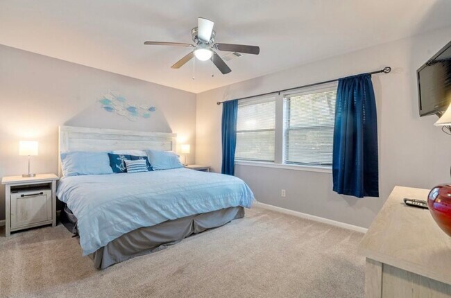 Building Photo - 5371 Central Ave