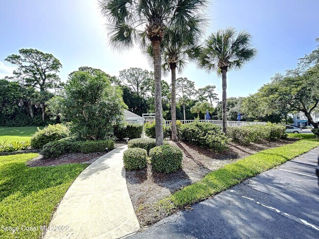 Building Photo - 7040 US-1