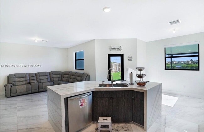 Building Photo - 10321 SW 232nd St