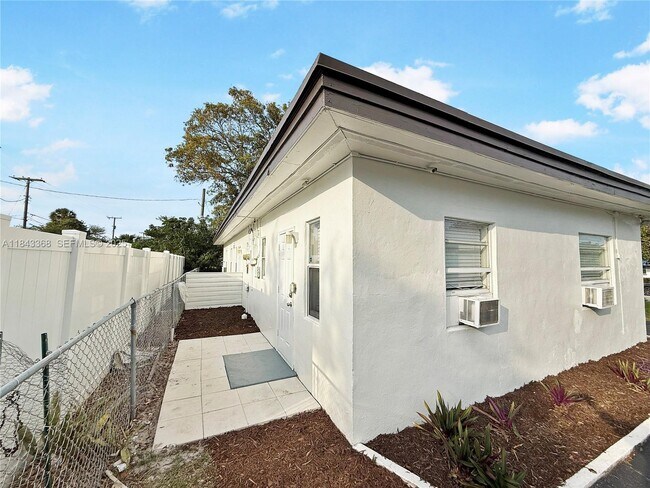 Building Photo - 1625 S Federal Hwy