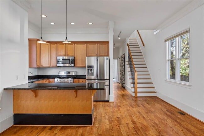 Building Photo - 224 Lampkin St NE