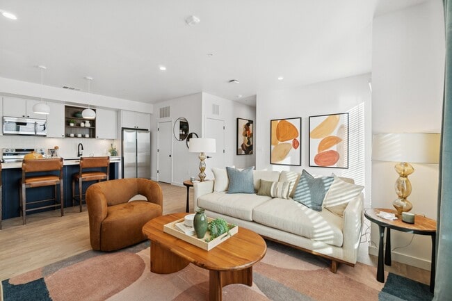 Building Photo - The Lindy