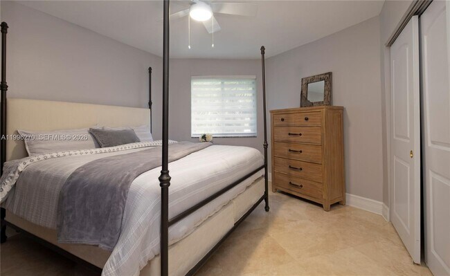 Building Photo - 1723 NE Miami Gardens Dr