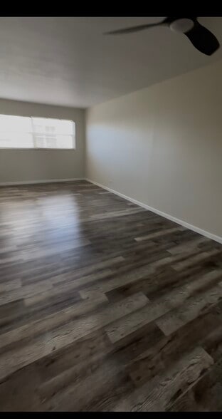 Building Photo - 220 SW 9th Ave