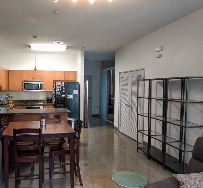 Kitchen and entry - 435 W Center Street Promenade St