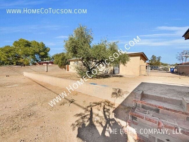 Building Photo - 851 W Calle Lerdo