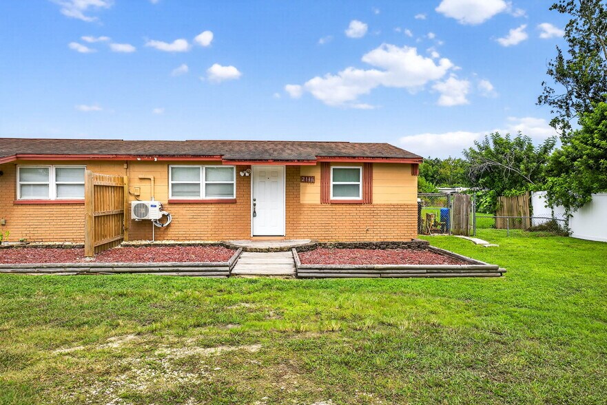 Building Photo - 2146 Ranchita Trail