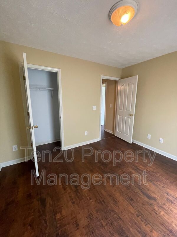 Building Photo - 6136 Crossbow Dr