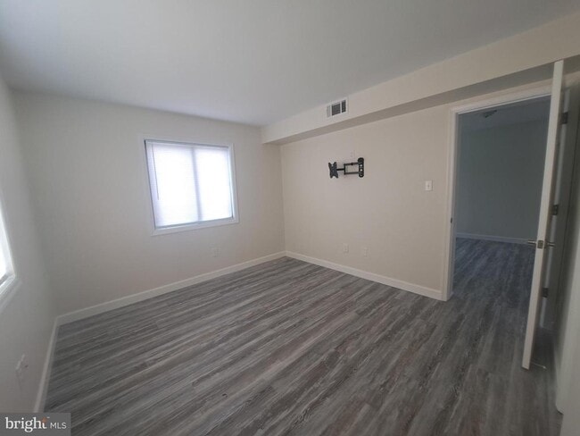 Building Photo - 35930 Beach Ave