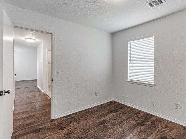 Building Photo - 1608 NW 7th St