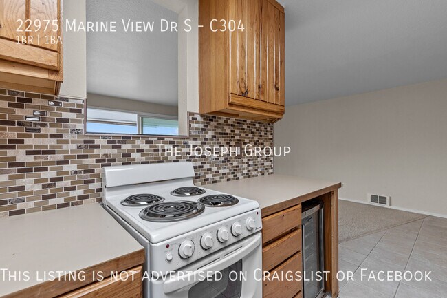 Building Photo - Des Moines 1 bed with view of Puget Sound