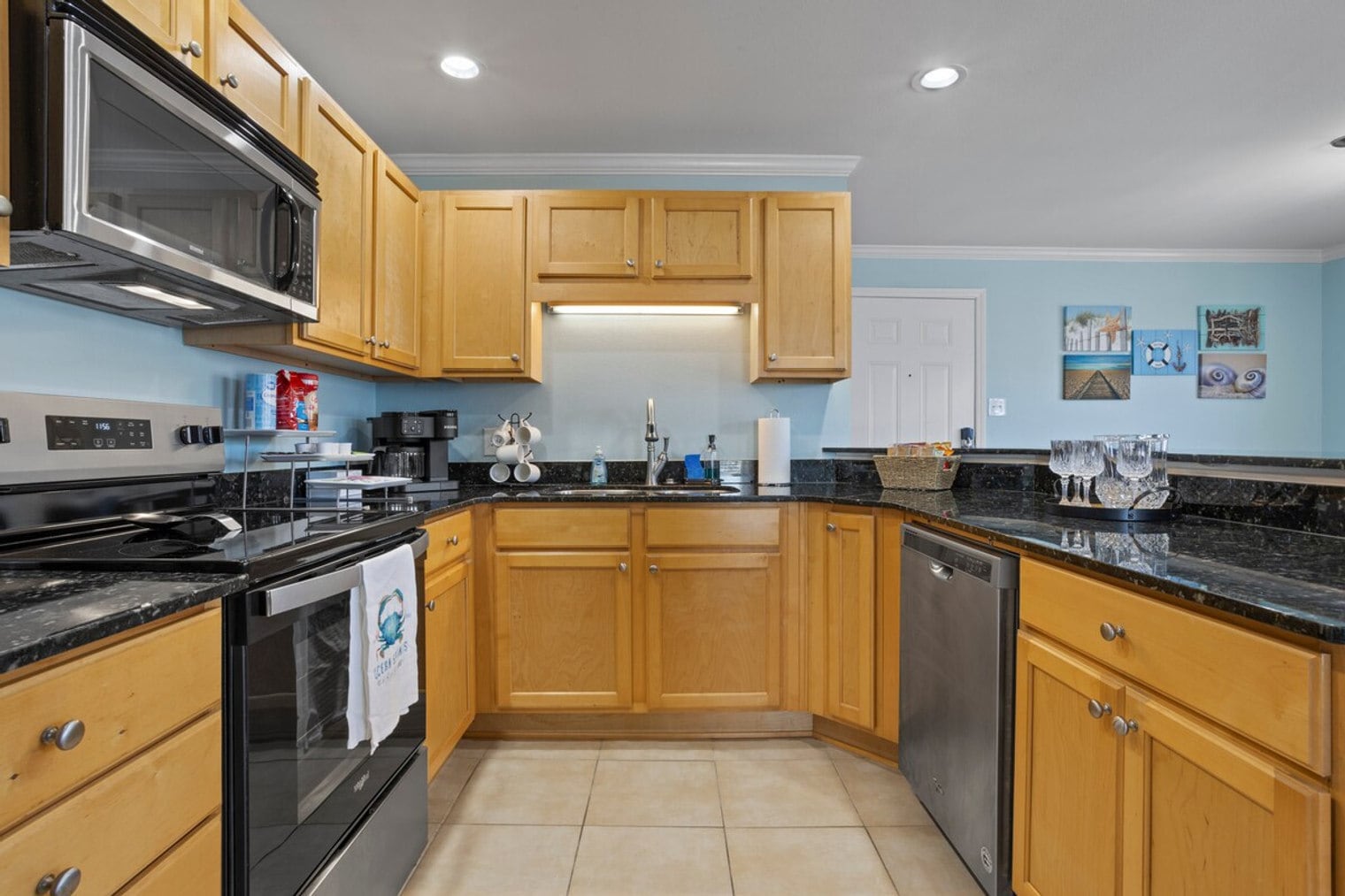 Building Photo - 2421 Beachview Dr