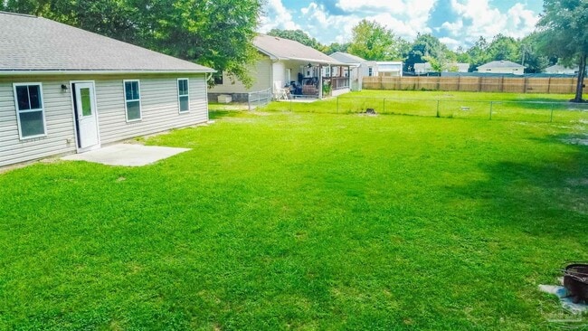 Building Photo - 3328 Broadview Cir