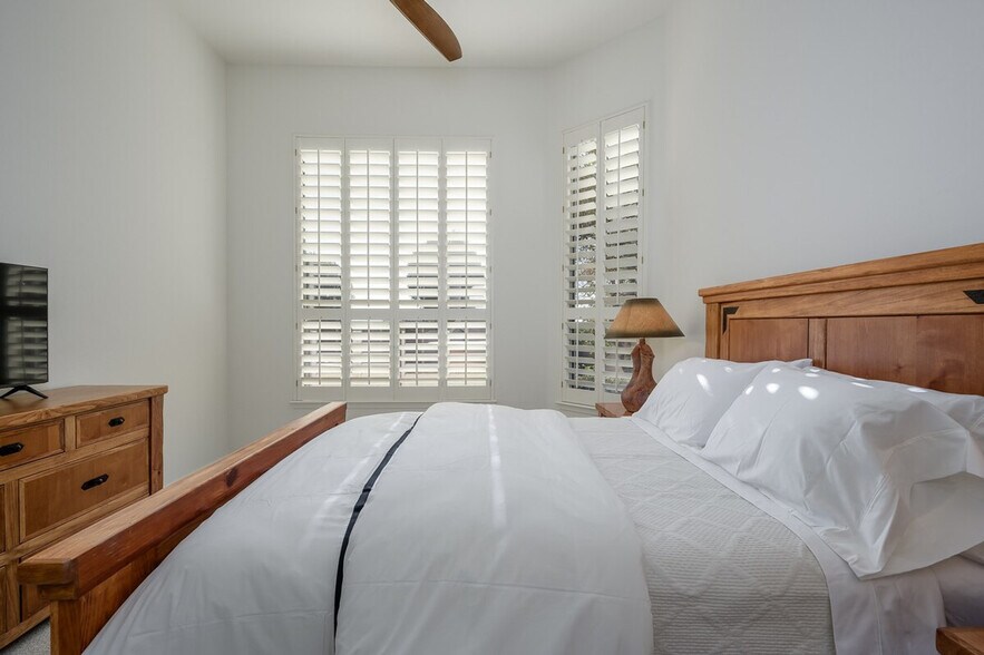 Building Photo - 14705 Canyoncrest Ct