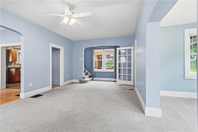 Building Photo - 307 Ambridge Ave