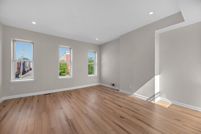 Building Photo - 121 N Patterson Park Ave