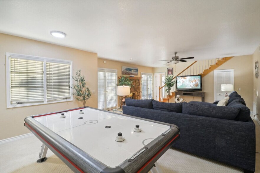 Building Photo - 2908 Lakemont Dr
