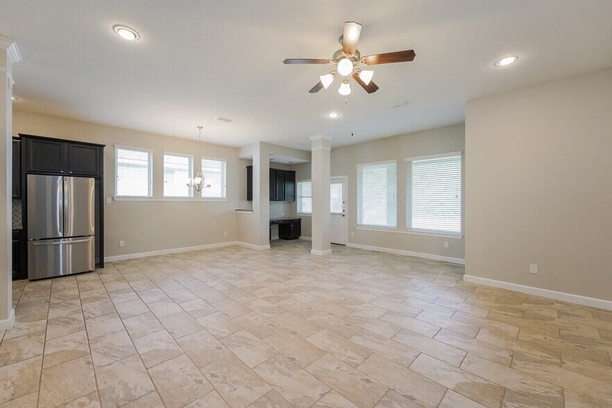 Building Photo - 415 Rocky Briar Ct
