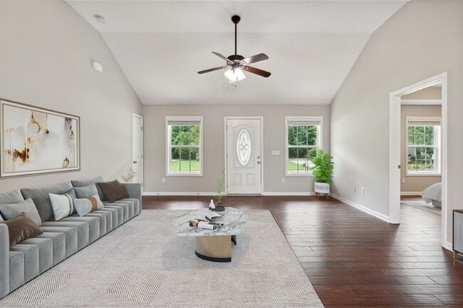 Building Photo - COMING SOON.....Adorable 3 Bedroom Home in Tullahoma!