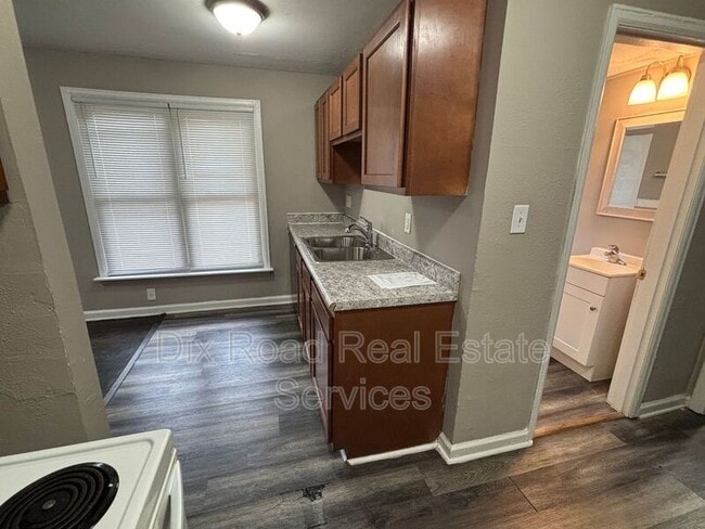 Building Photo - 1111 Richmond Ave