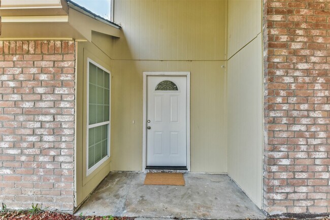 Building Photo - 5518 Ashgate Dr