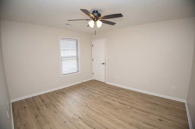 Building Photo - 822 El Dorado Dr