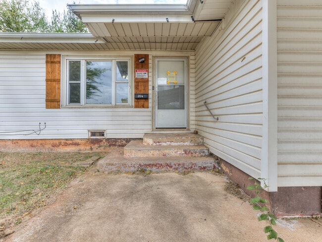 Building Photo - 1314 SE 40th St