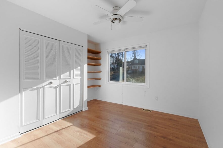 Building Photo - 2636 East Side Dr