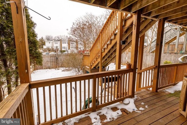 Building Photo - 412 Evarts St NE