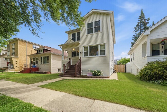 Building Photo - 2231 N 75th Ave