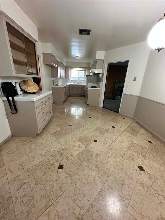 Building Photo - 17458 Fontlee Ln