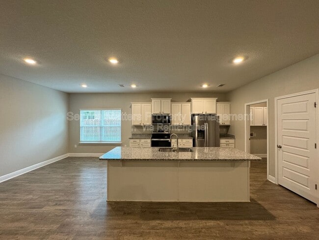Building Photo - 7982 Silver Maple Dr