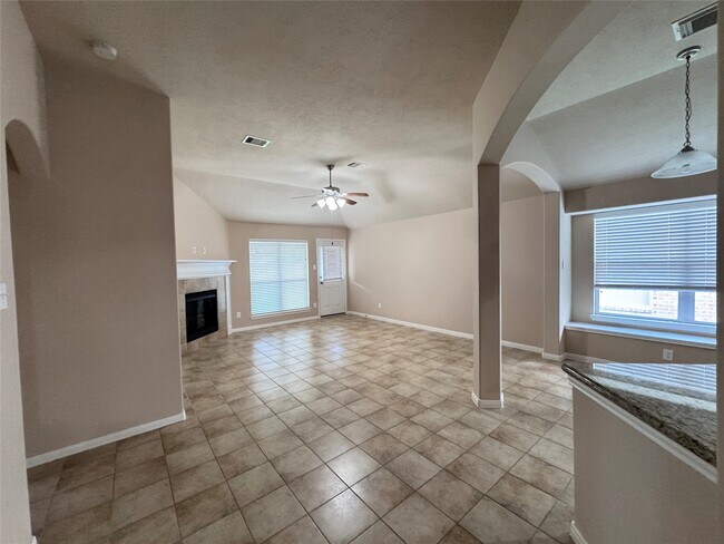 Building Photo - 25210 Ginger Ranch Dr