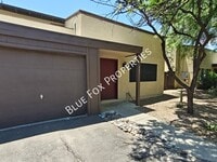 Building Photo - 880 E Peppergrass Ln
