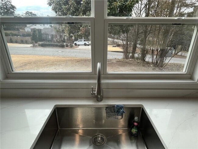 Building Photo - 4500 Kings Lake Dr NE