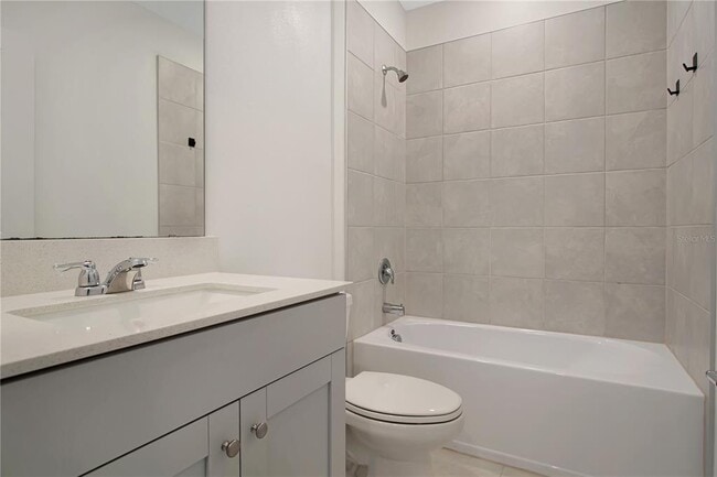 Building Photo - 668 Sand Pne Ln