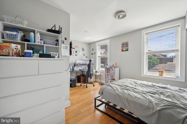 Building Photo - 1126 S 15th St