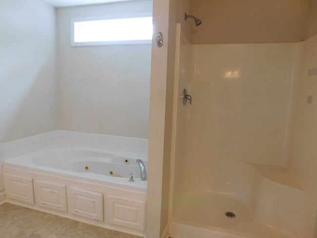 Building Photo - 408 Sweet Gum Way