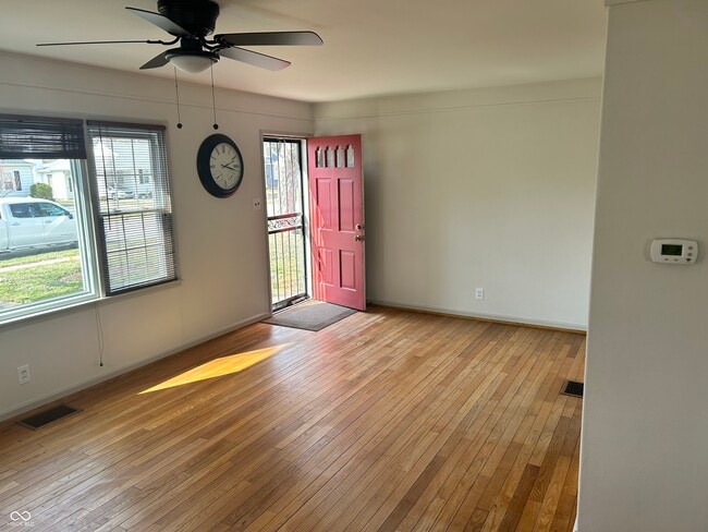 Building Photo - 472 N 17th St