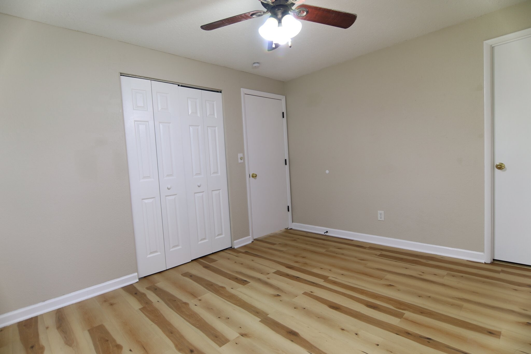 Building Photo - 5377 Flotron Dr