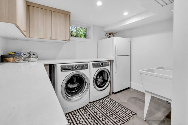 Building Photo - 4540 W 31st Ave