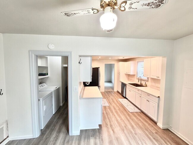 Building Photo - Charming Everett Home with Spacious Backyard, Garage, and Bonus Flex Spaces