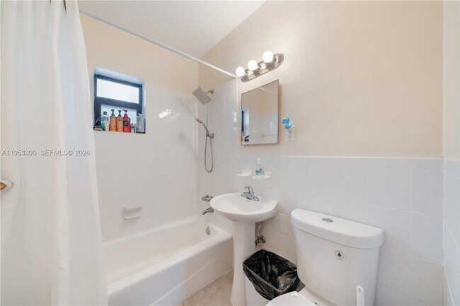 Building Photo - 2 NW 47th St