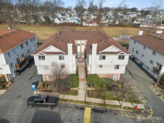 Building Photo - 1606 Madaline Dr