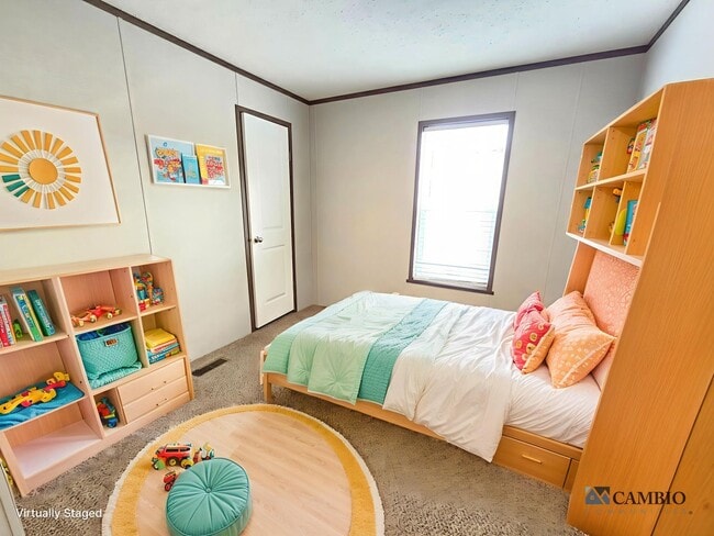 Building Photo - 122 Elm