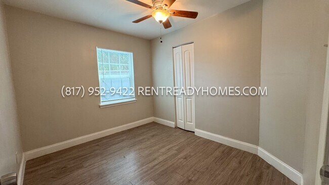 Building Photo - 1123 Sunnyside St