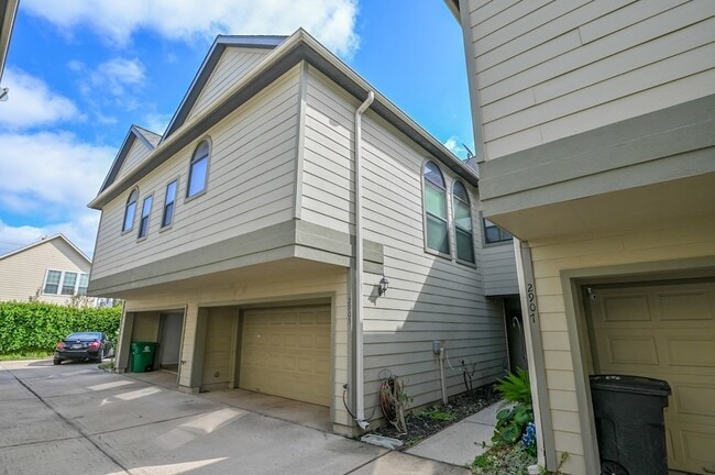 Primary Photo - 2905 Leeland St