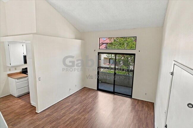 Building Photo - 18187 W Sundowner Way