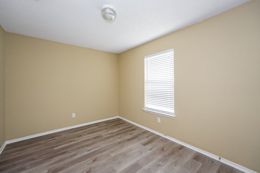 Building Photo - 2605 Trabuco Canyon Rd