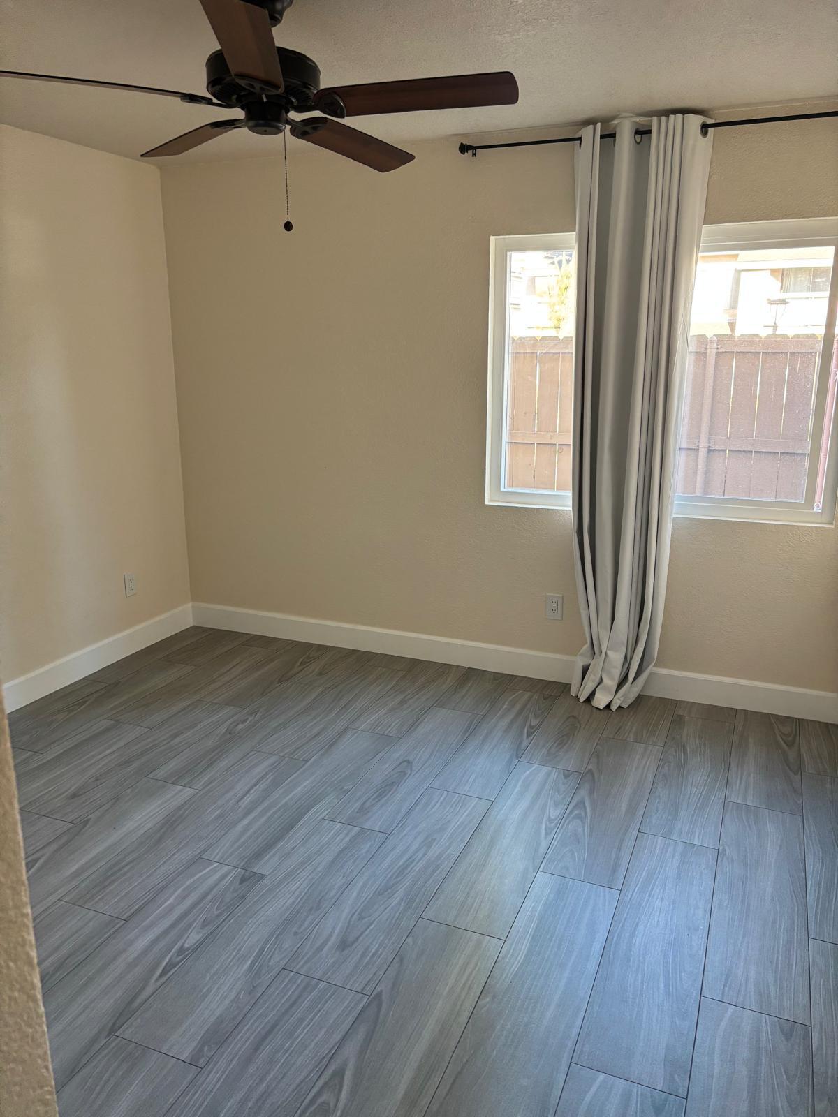 Building Photo - 1727 Melrose Ave